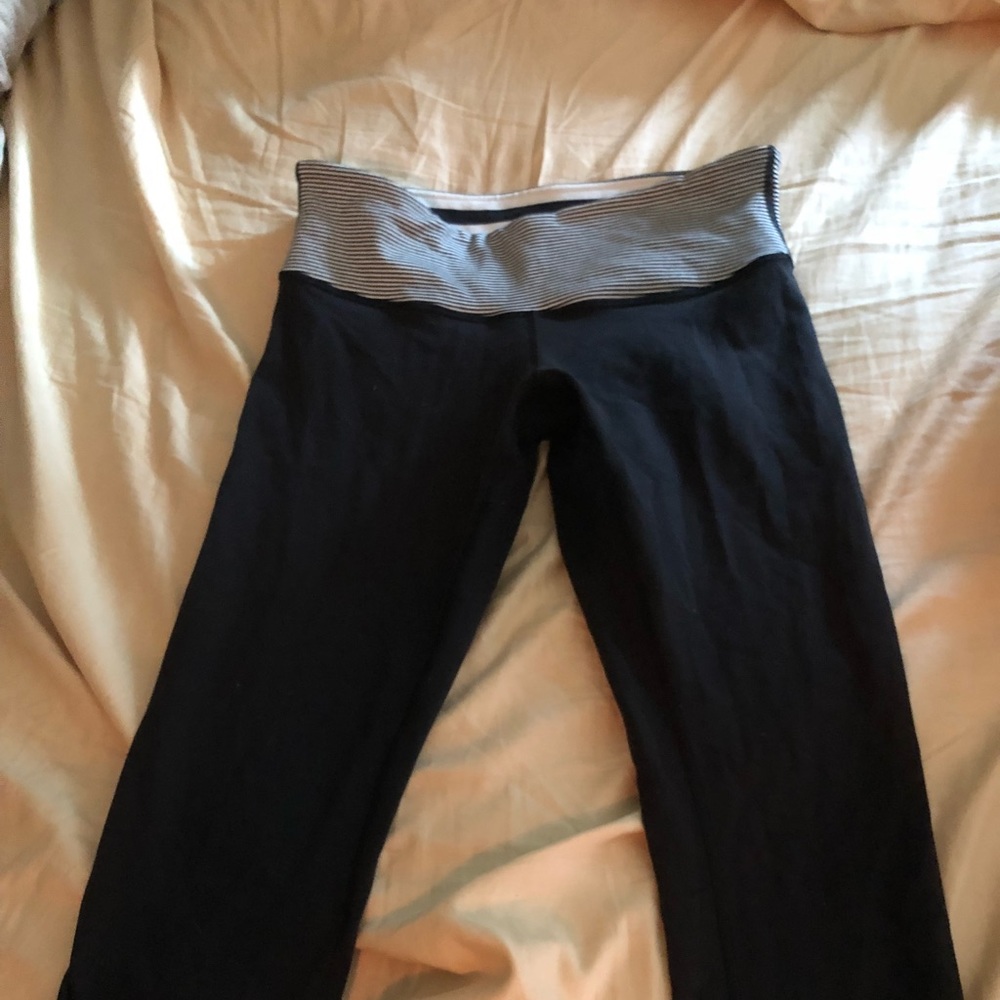 Lululemon workout pants.